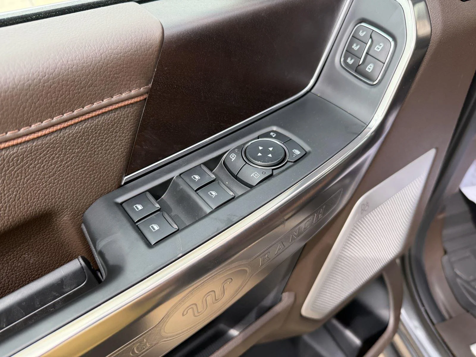 New 2026 Carbonized Gray Metallic Ford King Ranch® image 12