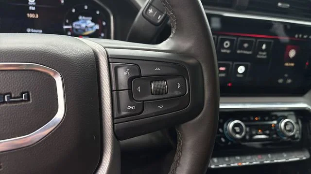 Used 2025 Sterling Metallic GMC Denali image 21