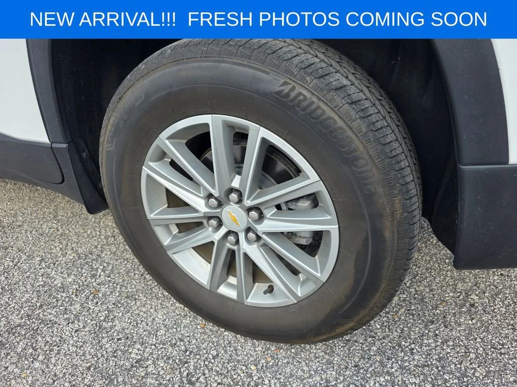 Used 2023 Summit White Chevrolet LT Cloth image 7