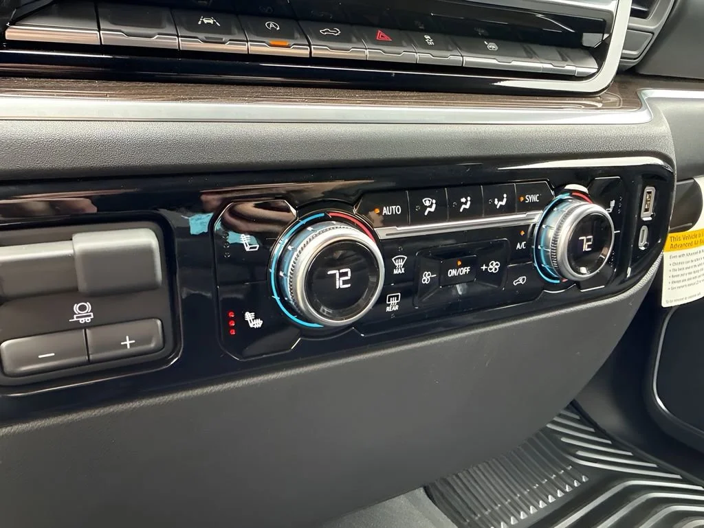 Used 2025 Summit White GMC Elevation image 23