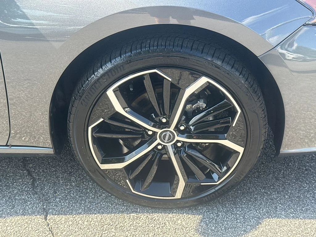 Used 2025 Gray Nissan 2.5 SR image 12