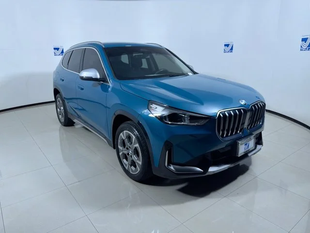 Used 2023 Blue BMW xDrive28i image 2