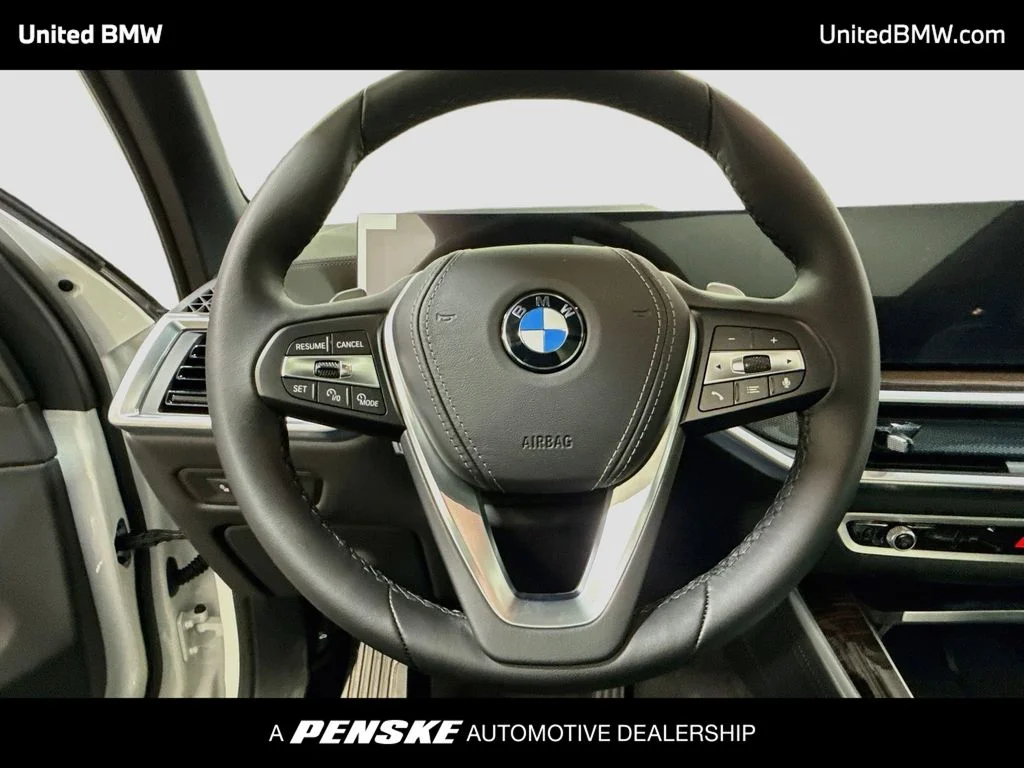 New 2026 Alpine White BMW sDrive40i image 6