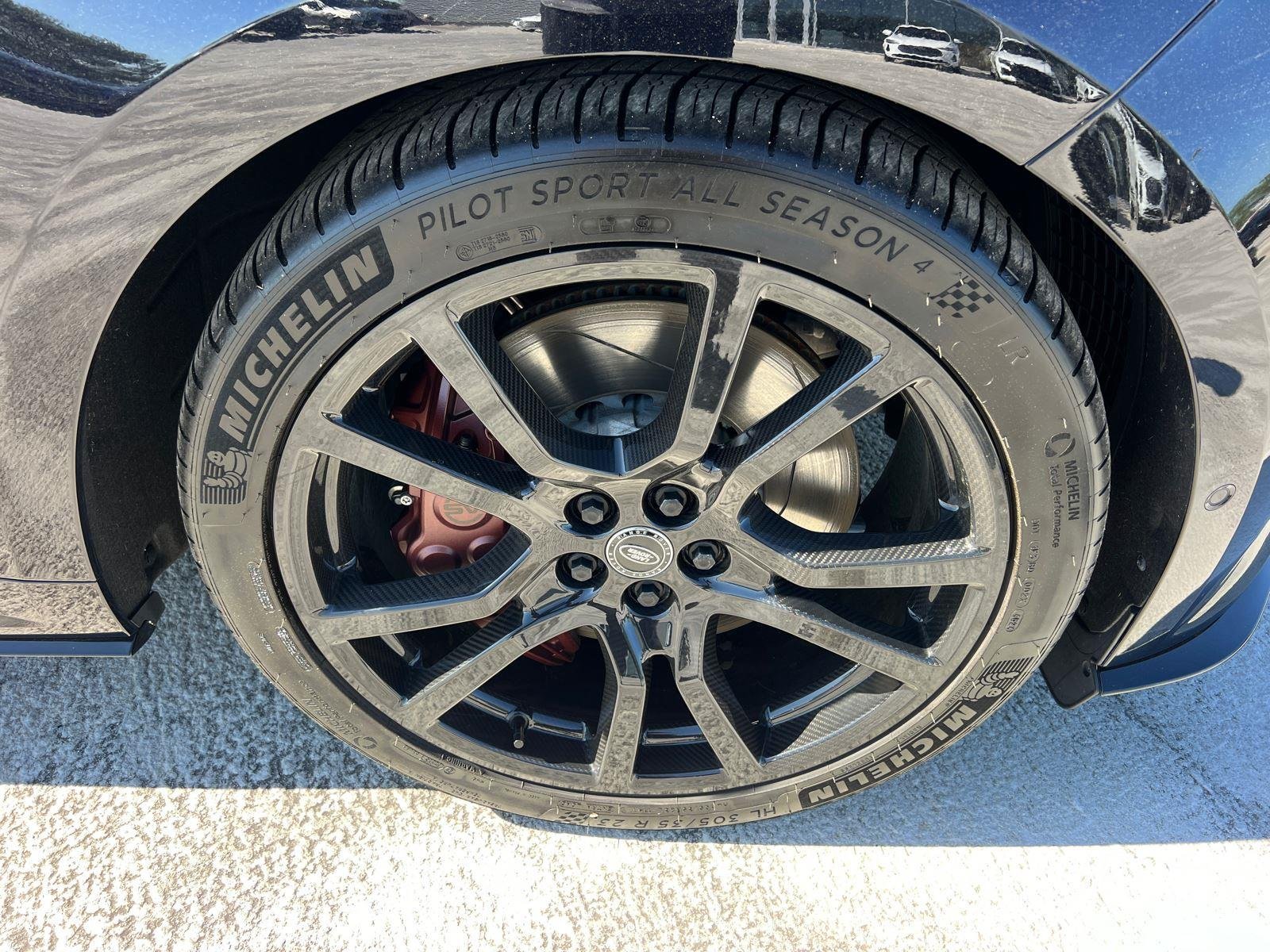 Used 2025  Land Rover SV Edition Two image 12