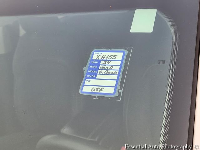 Used 2024 White Jeep Laredo image 33