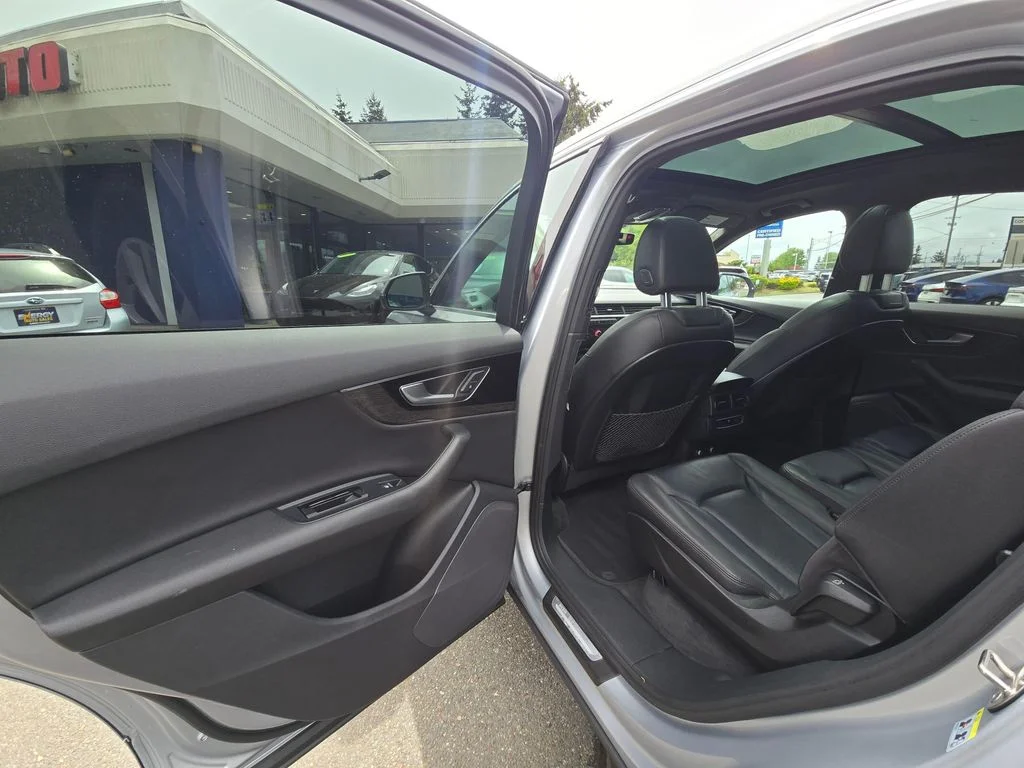 Used 2019 Silver Audi 55 Premium image 11