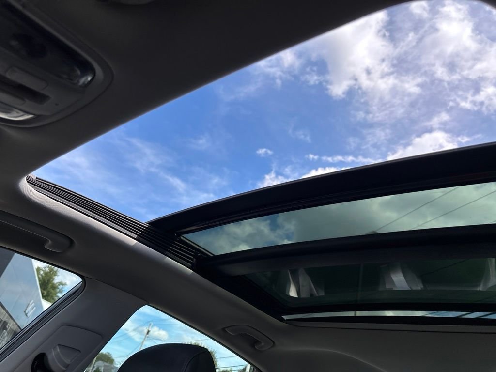 Used 2018 Gray Kia S image 31