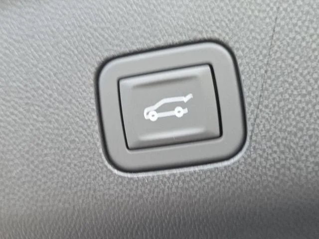 2026 GMC Yukon Denali - Photo 17