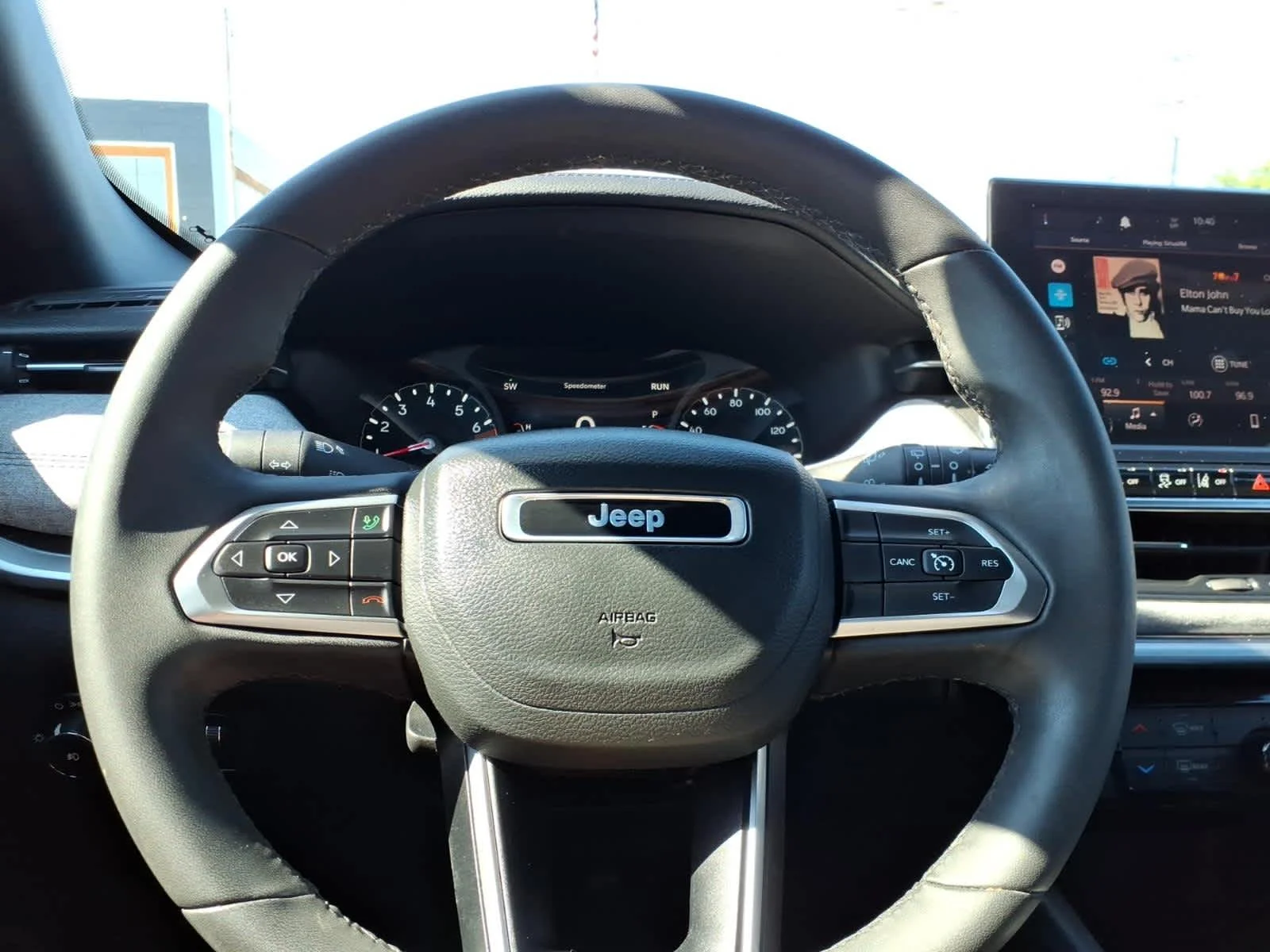 Certified Used 2023 Diamond Black Crystal Pearlcoat Jeep Latitude image 25