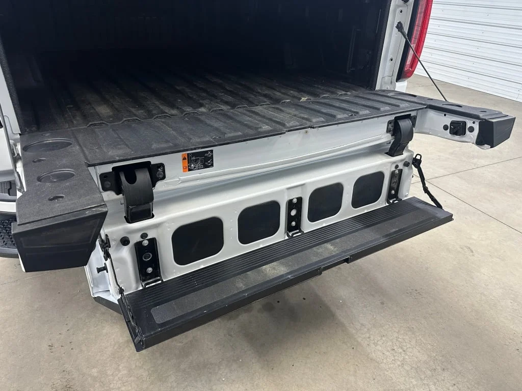 Used 2024 White Frost Tricoat GMC Denali image 29
