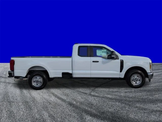 New 2027 Oxford White Ford F-350® XL image 3