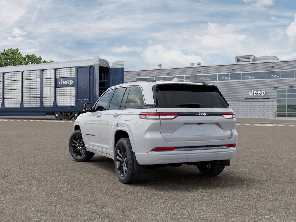 New 2026 Bright White Clear-Coat Exterior Paint Jeep Limited Reserve image 3