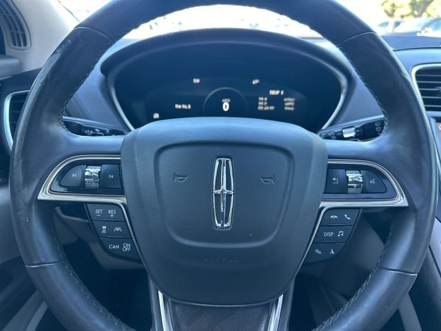 Used 2019 White Lincoln Reserve image 23