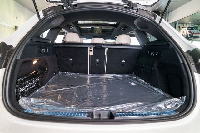 Used 2026 White Mercedes-Benz GLC 300 image 33
