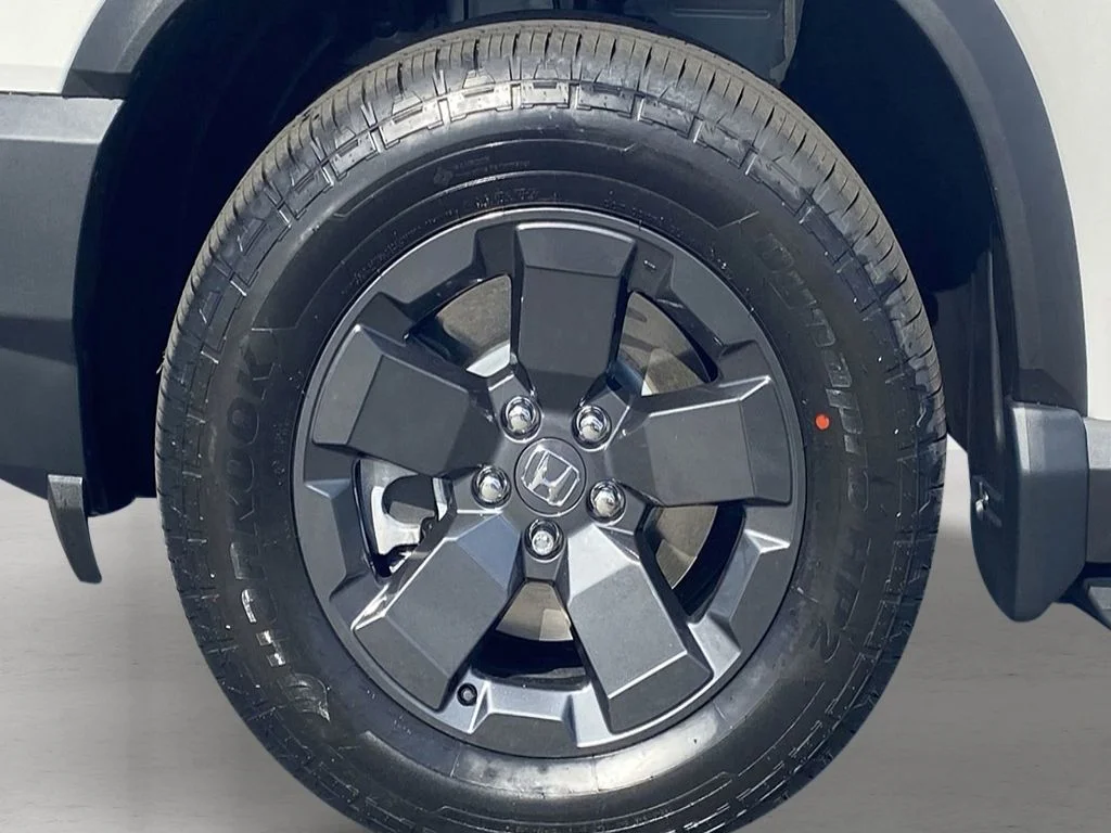 New 2026 Platinum White Pearl Honda RTL Towing image 8
