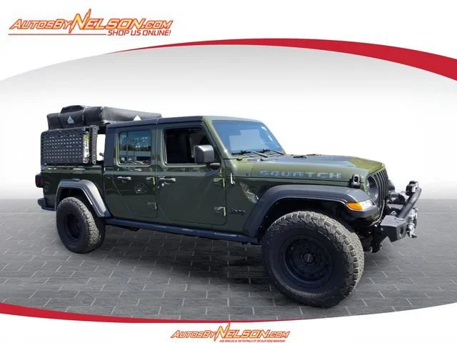 Used 2022 Green Jeep Sport image 1