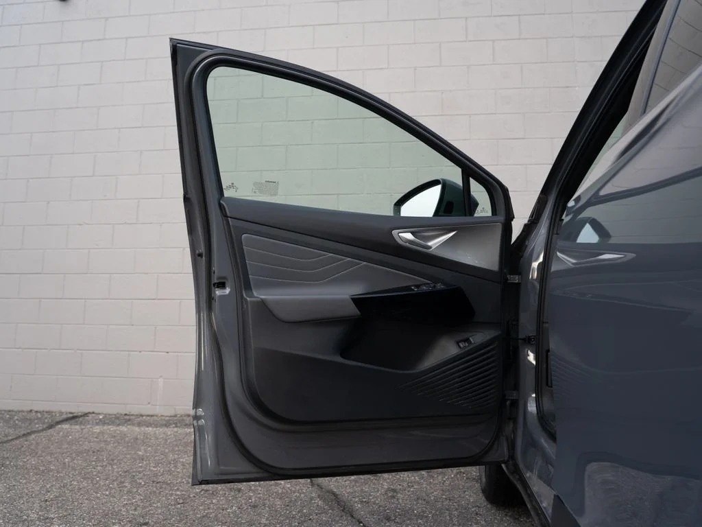 Used 2023 Gray Volkswagen Pro S image 15