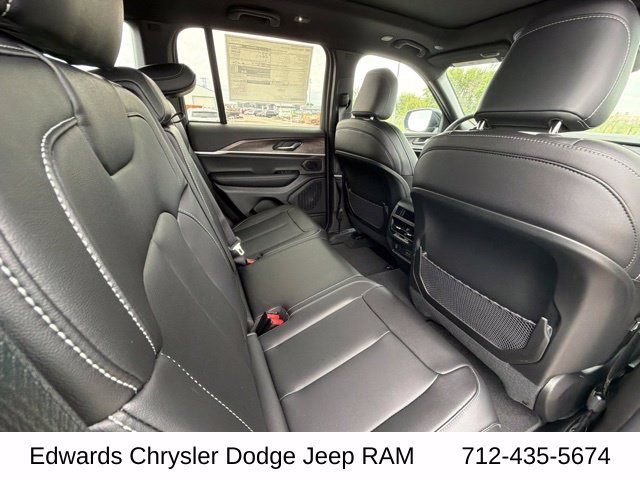 New 2027 High-Gloss Black Paint Jeep Limited image 31