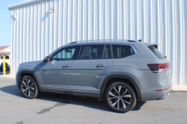 Used 2025  Volkswagen 2.0T SEL Premium R-Line image 3