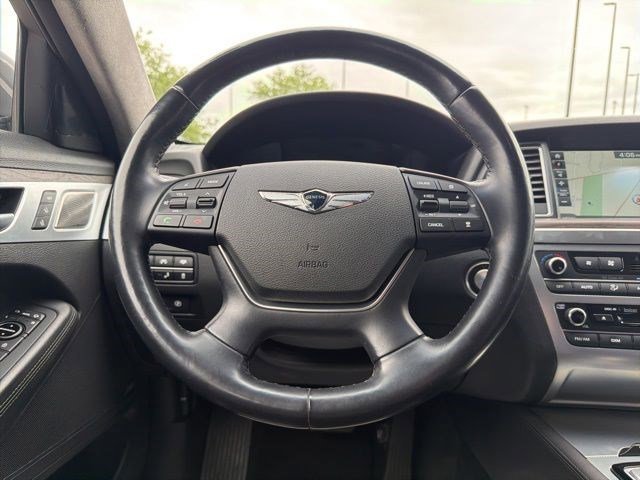 Used 2018 Himalayan Gray Genesis 5.0L Ultimate image 25