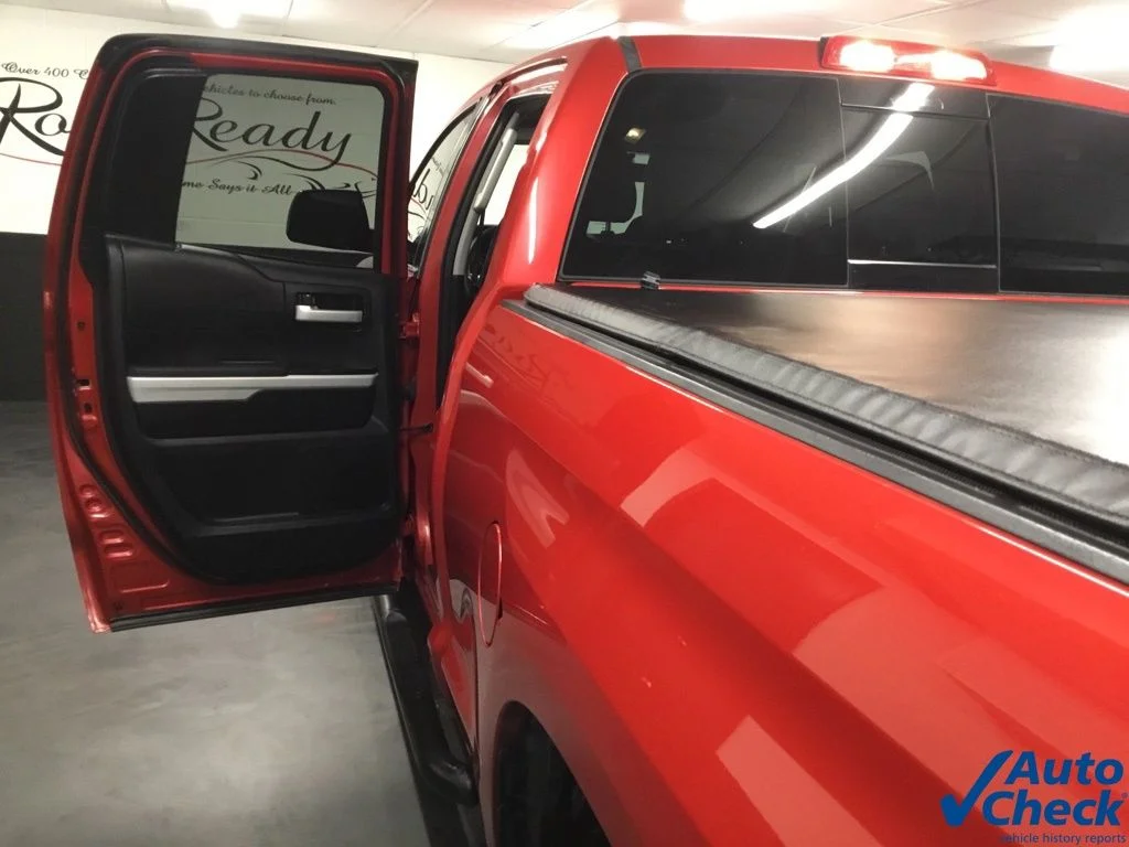 Used 2014 Red Toyota SR5 image 32