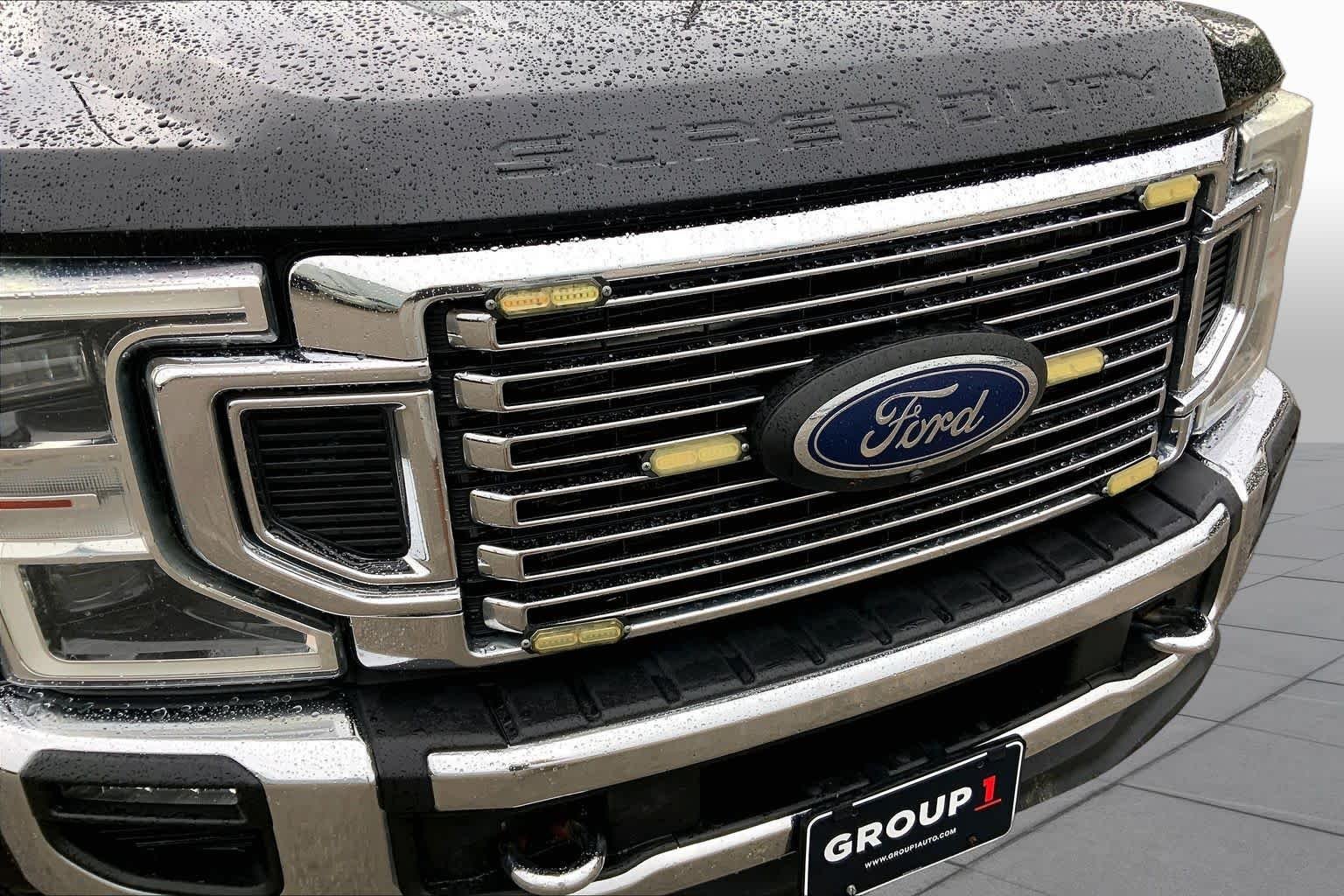 Used 2022 Agate Black Metallic Ford F-450 Pickup LARIAT image 28