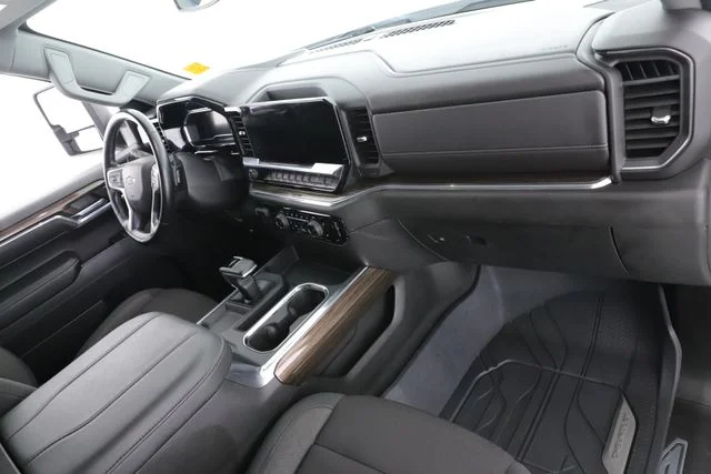 Used 2024 White Chevrolet RST image 29