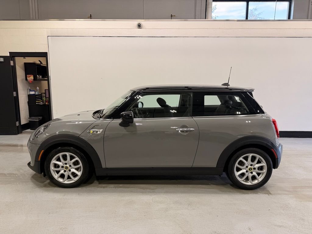 Used 2021 MINI Hardtop 2 Door SE with VIN WMWXP3C01M2N88537 for sale in Golden Valley, Minnesota
