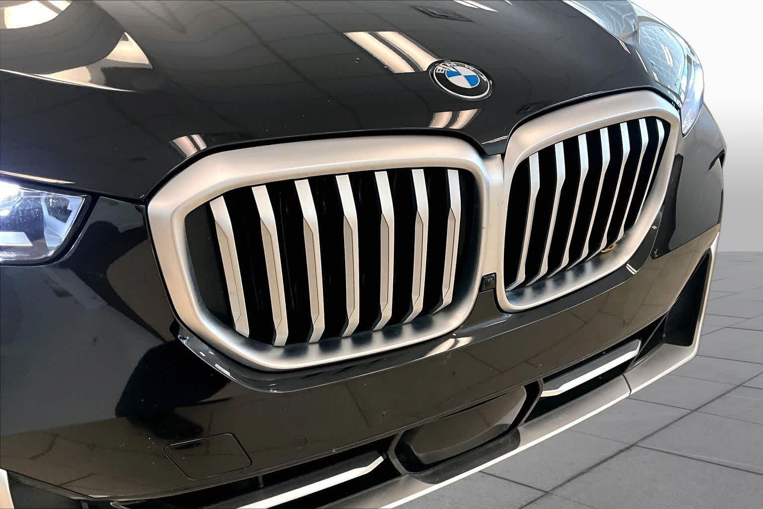 Used 2024 Black Sapphire Metallic BMW xDrive40i image 29