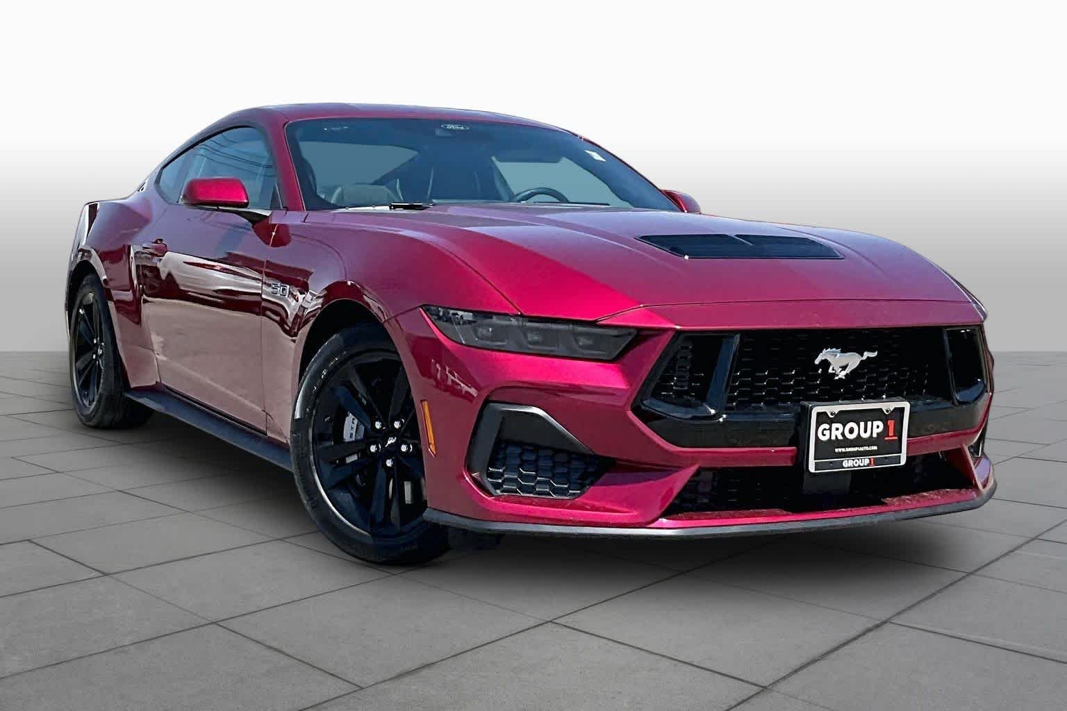 Used 2025 Molten Magenta Metallic Tri-coat Ford GT image 3