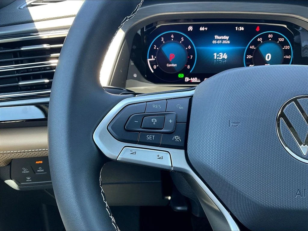 New 2026 White Volkswagen 2.0T SE w/Technology image 31