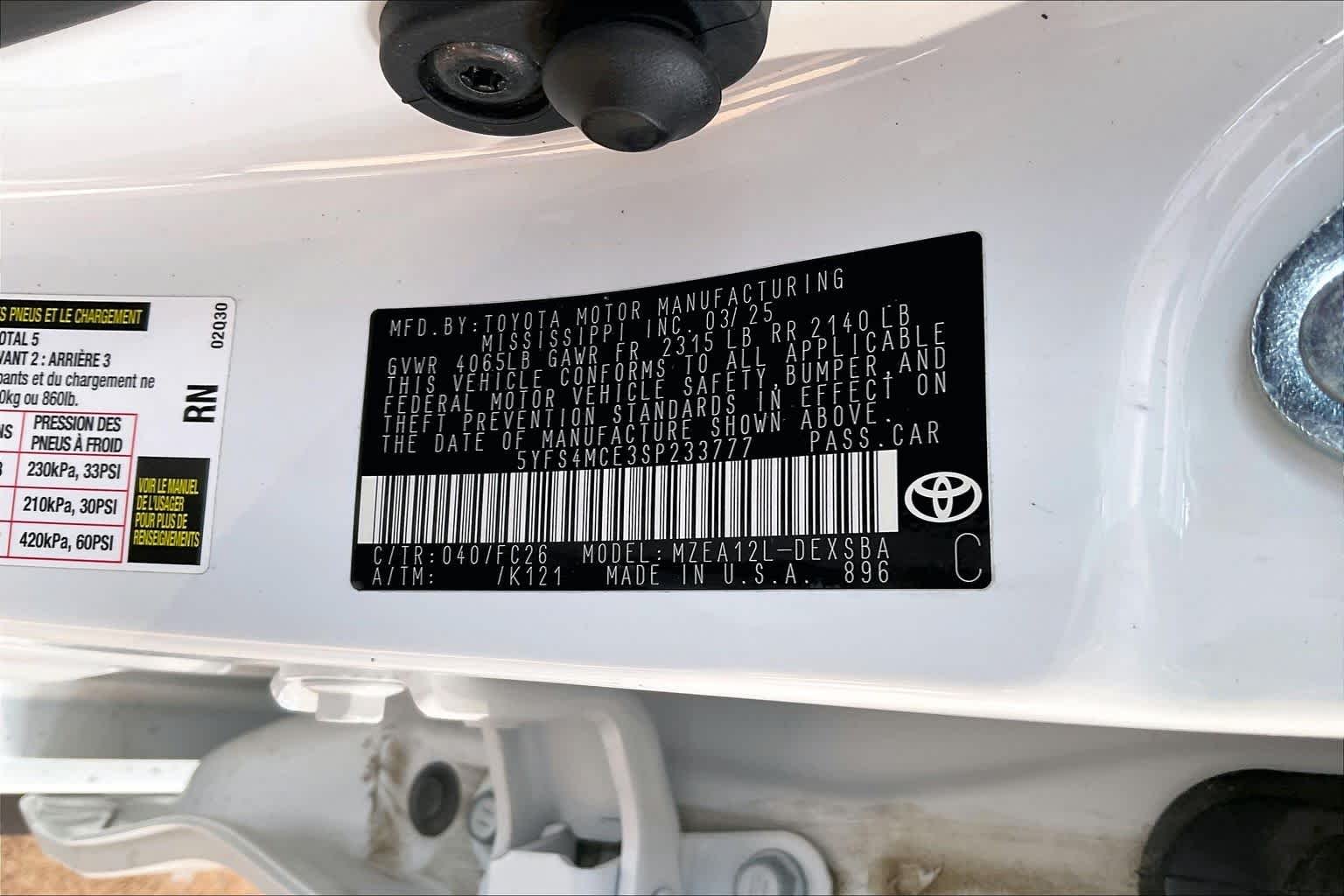 Used 2025 Ice Cap Toyota SE image 33