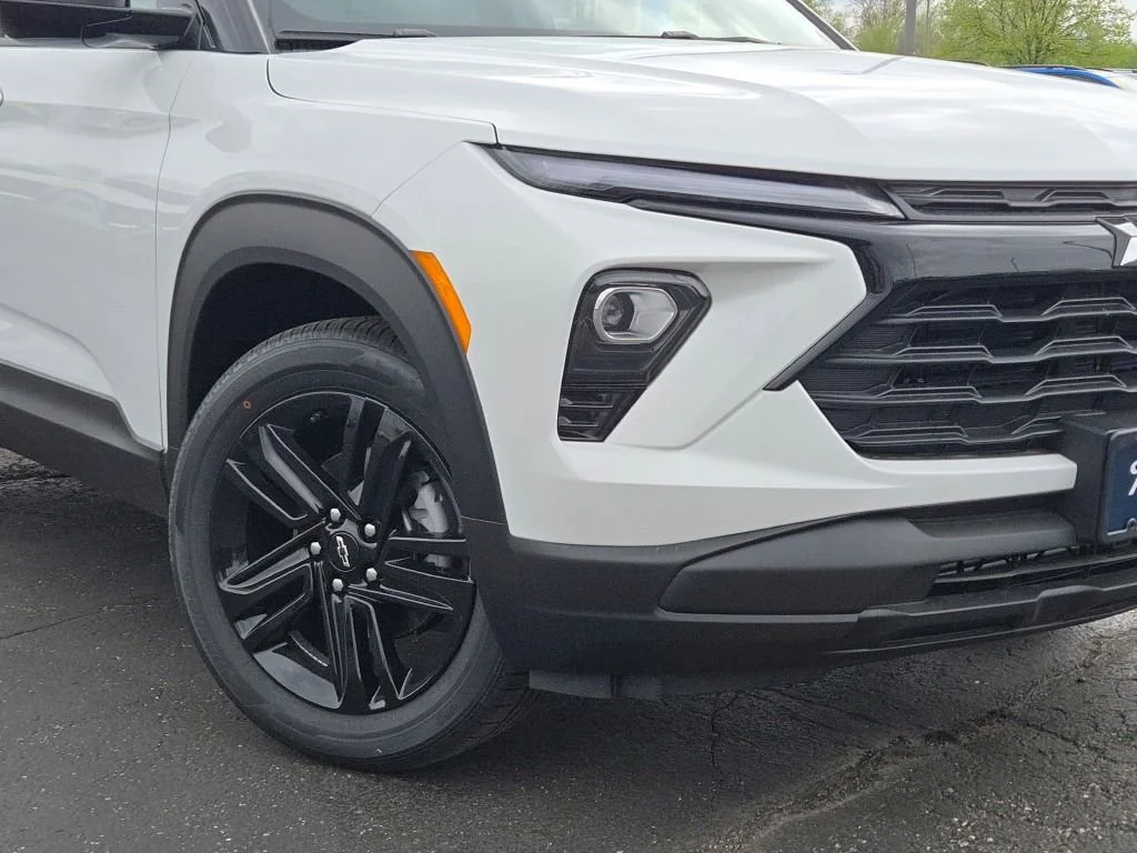 New 2026 Summit White Chevrolet LT image 3