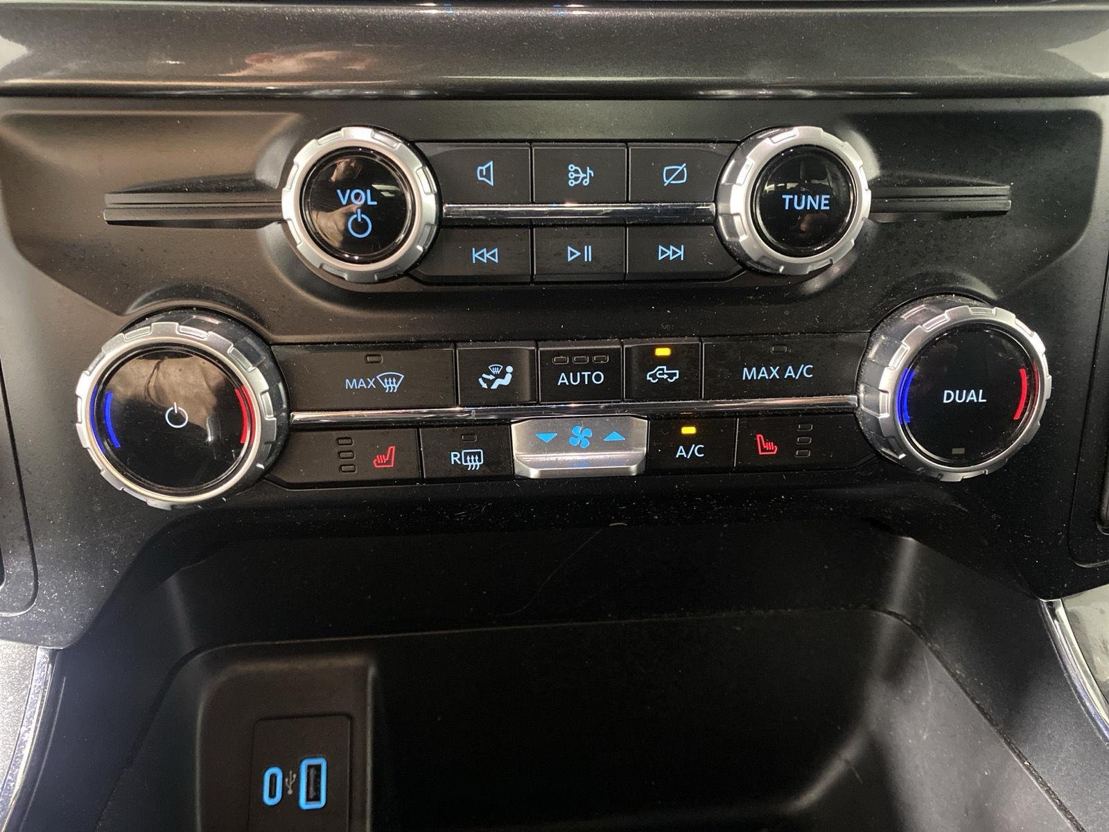 Used 2023 Agate Black Ford XLT image 21