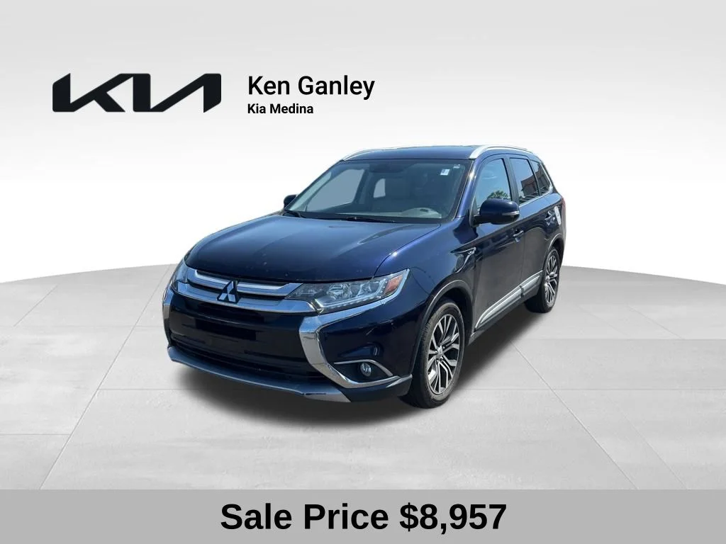 2016 Mitsubishi Outlander GT S-AWC's photo