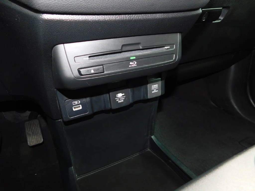 Used 2023 White Honda Elite image 48