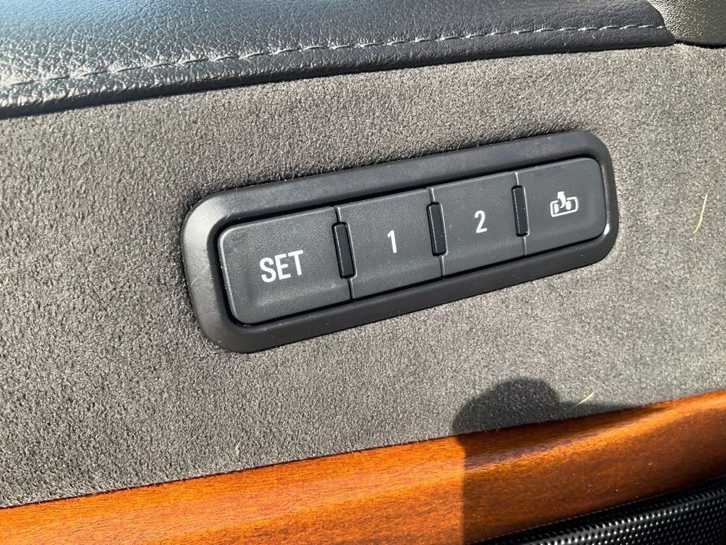 Used 2018 BLACK RAVEN Cadillac Luxury image 39