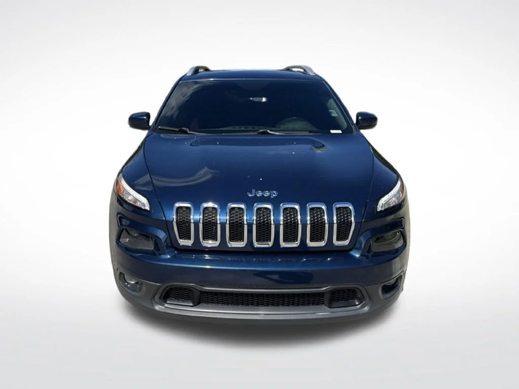 Certified Used 2018 Patriot Blue Pearlcoat Jeep Latitude image 3