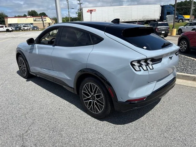 Used 2024 Gray Ford Premium image 6