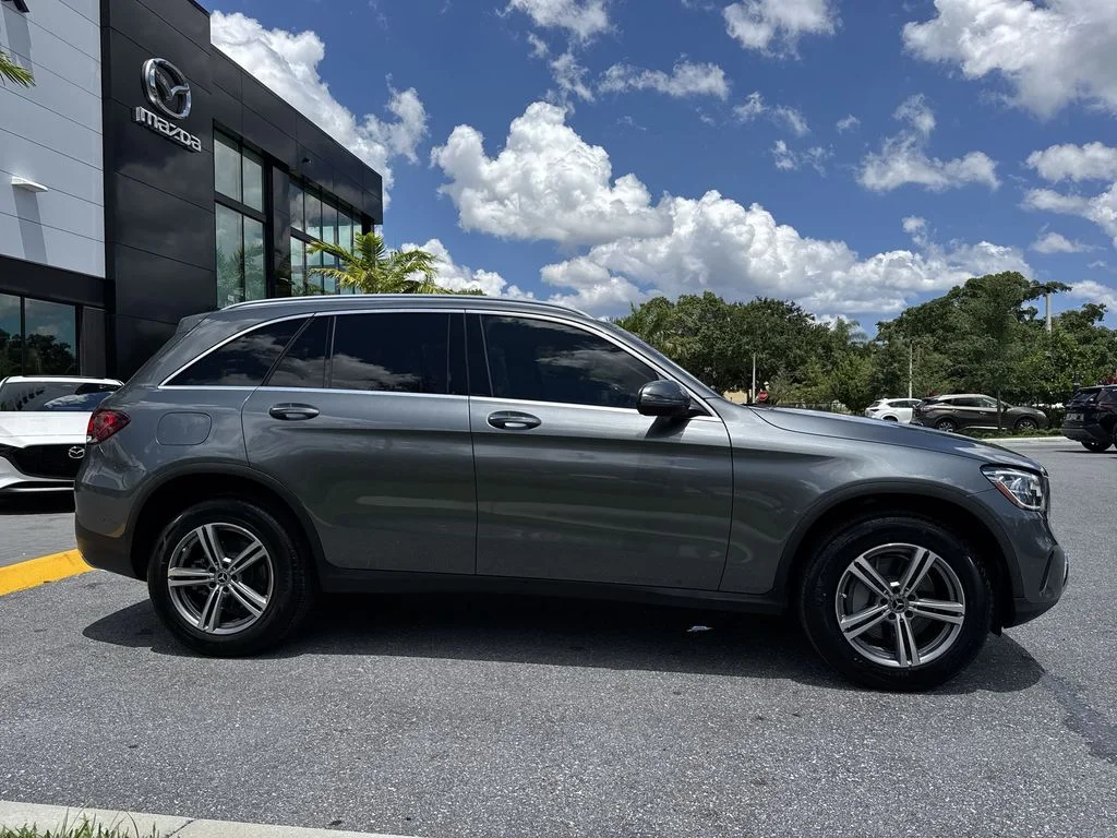 Used 2021 Graphite Gray Metallic Mercedes-Benz GLC 300 image 23