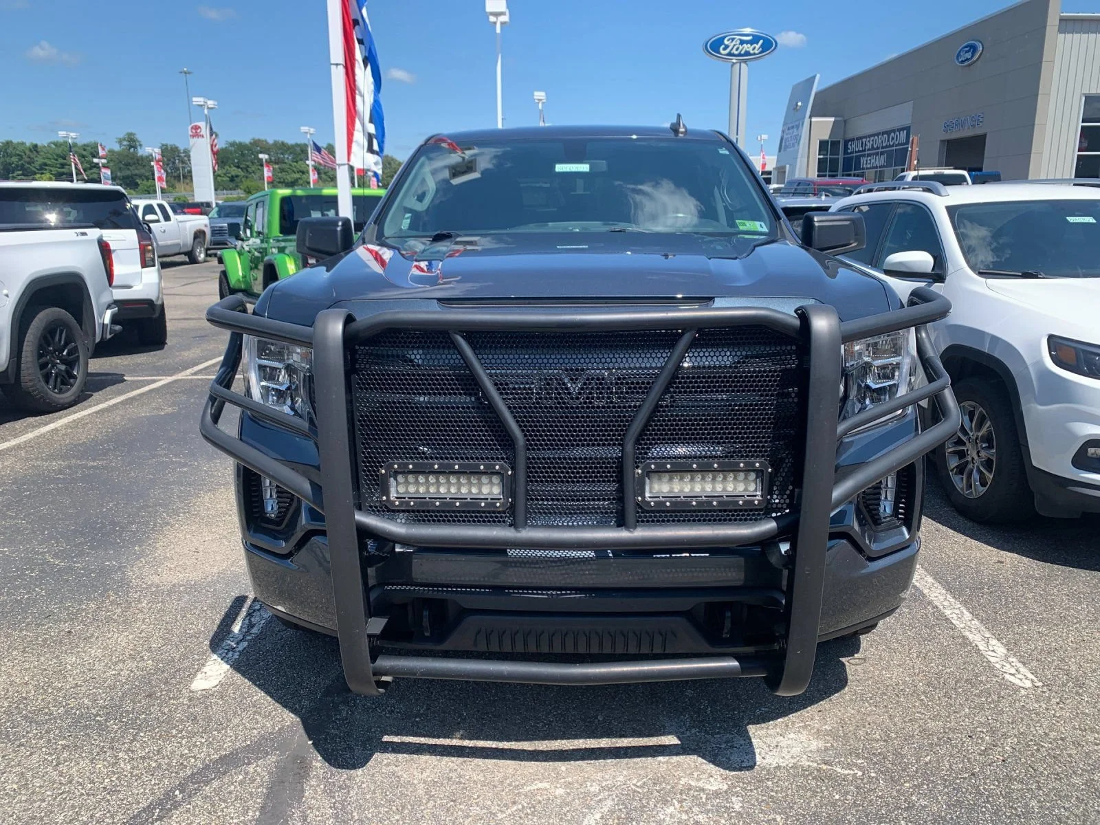 Used 2021 DARK SKY METALLIC GMC Elevation image 6