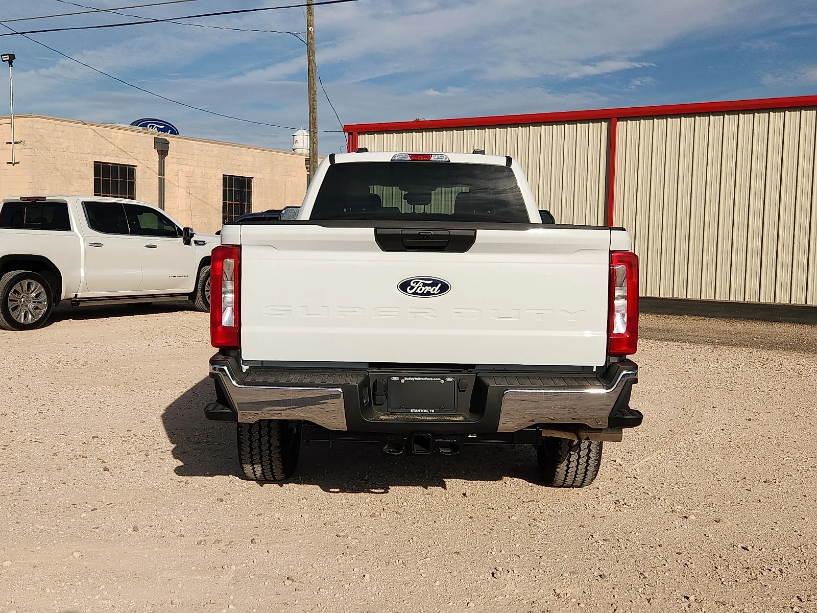 New 2027 Oxford White Ford XLT image 6