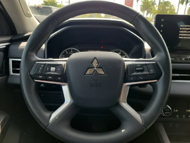 Used 2026 Silver Mitsubishi ES image 18