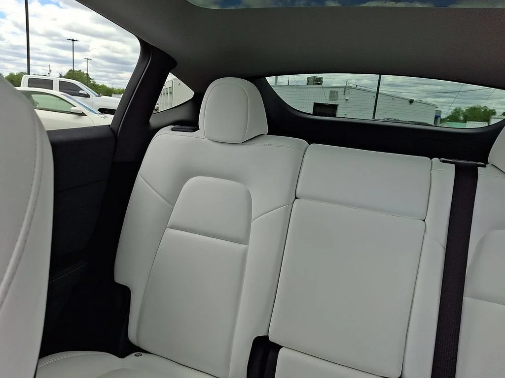 Used 2023  Tesla Long Range image 50