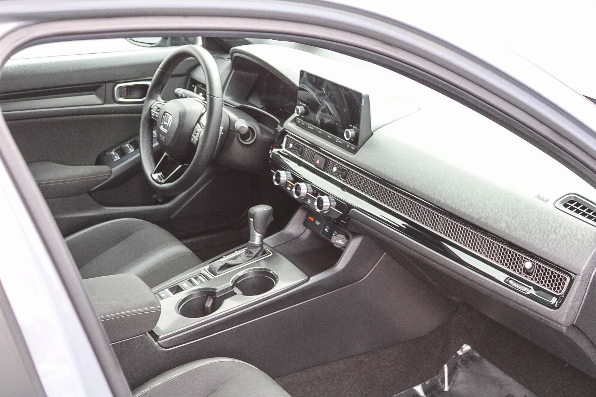 2026 Honda Civic Sport - Photo 17