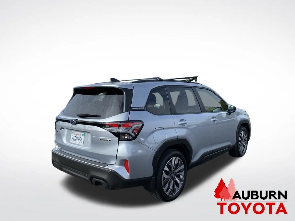 Used 2025 Ice Silver Metallic Subaru Touring image 8