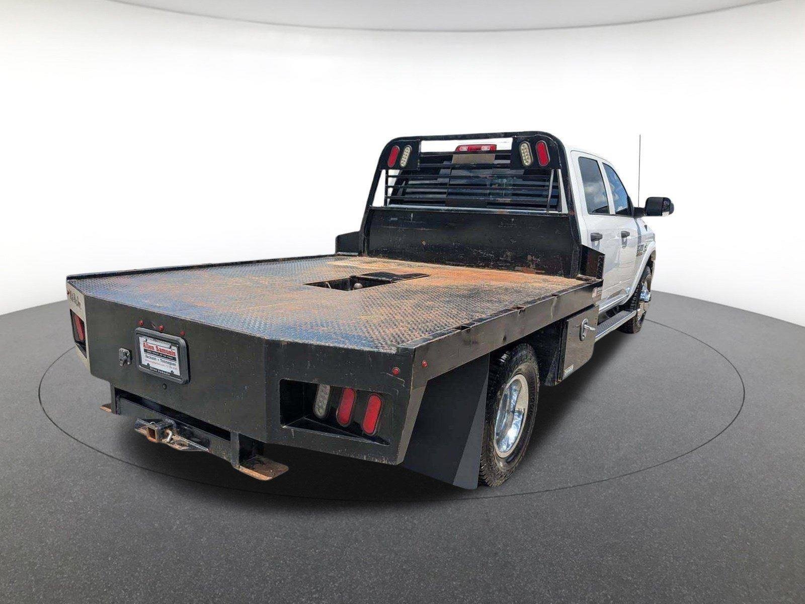 Used 2018 Bright White Clearcoat Ram Tradesman image 4