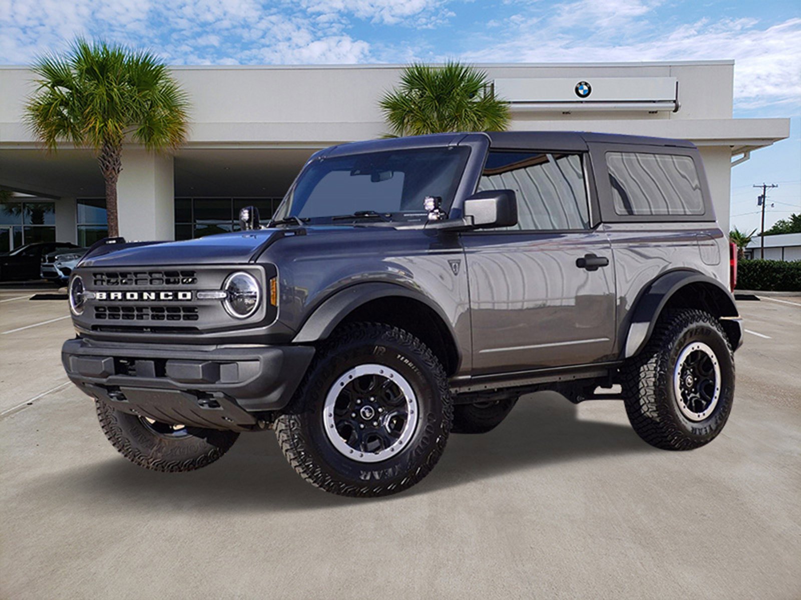2023 Ford Bronco 2-Door Base