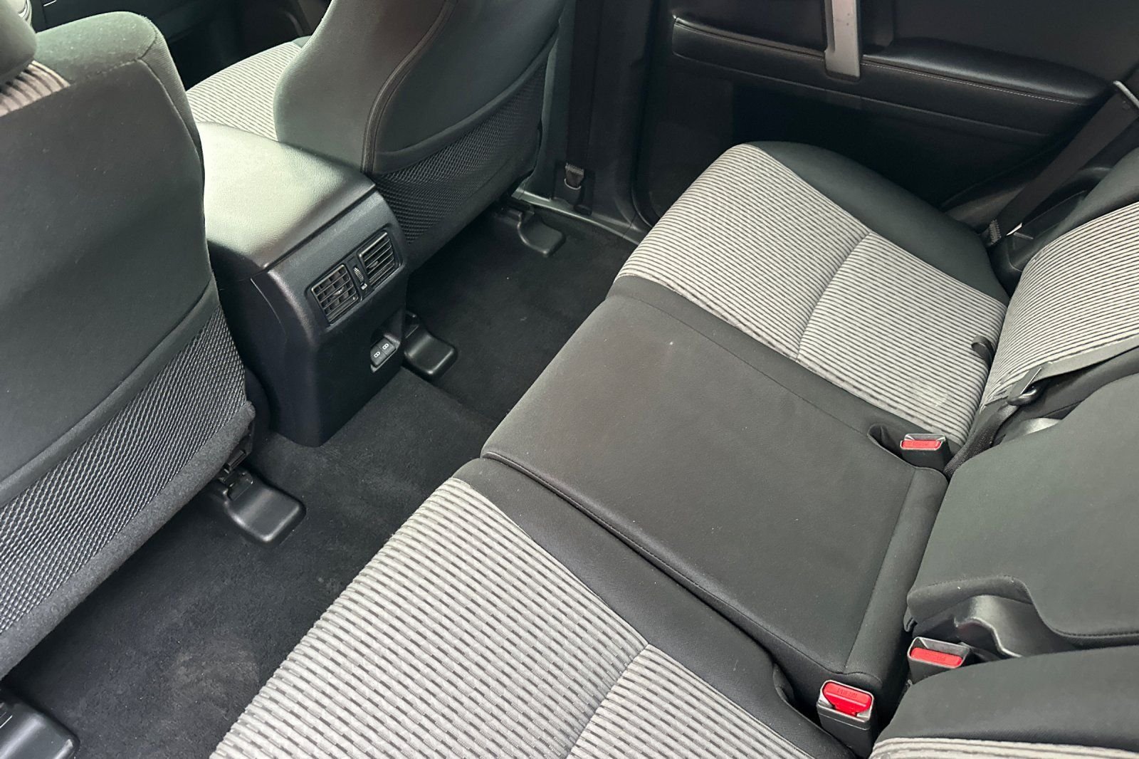 2024 Toyota 4Runner SR5 - Photo 8