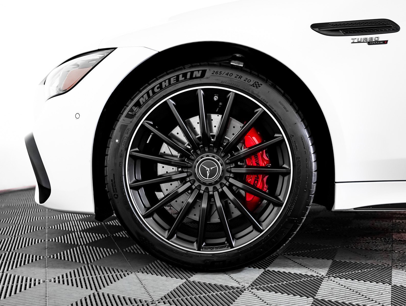 New 2026 MANUFAKTUR Moonlight White Metallic Mercedes-Benz AMG® GT 53 4-Door Coupe image 6